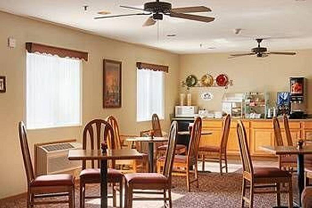 Capri Inn&Suites - Beatrice Restaurant foto